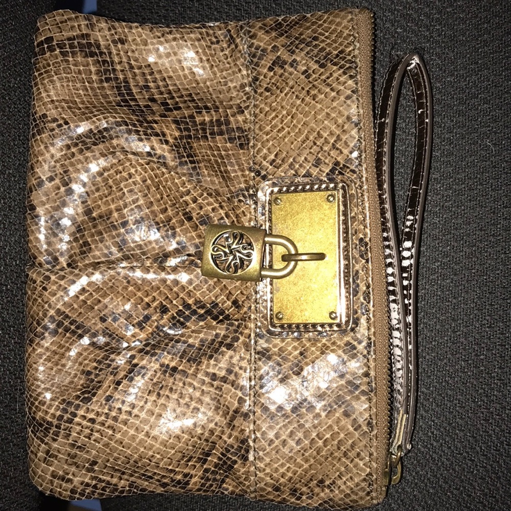 Simply Vera Vera Wang Wristlet